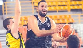 Ο αρχηγός της ομάδας μπάσκετ του ΟΦΗ θα προσφέρει τις υπηρεσίες και την επόμενη σεζόν.
