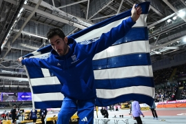 Ο μυθικός Μίλτος Τεντόγλου στέφθηκε ξανά παγκόσμιος πρωταθλητής!(vid)