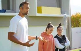 Η Χανιώτισσα παίκτρια  Βεατρίκη Σαρρή και η  Σπυριδωνίδου μίλησαν στα παιδιά για τις ίσες ευκαιρίες