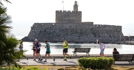 Πιτσώλης, Ρεμπούλη και Κούργκατ νικητές στον TUI Rhodes Marathon που έσπασε όλα τα ρεκόρ