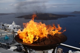 Από την Ακρόπολη η Ολυμπιακή Φλόγα στέλνει τα  μηνύματα της για ειρήνη και εκεχειρία σε όλο τον Κόσμο