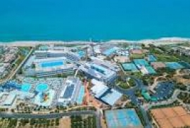 Αυτά είναι τα 12 κορυφαία ξενοδοχεία που τιμήθηκαν με TUI Holly 2020|82 με Top Quality και 30 Family Champion