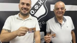 Τα πρώτα τέσσερα διαρκείας της ομάδας βόλεϊ του ΟΦΗ πήρε ο  Γιάννης Αδάμης