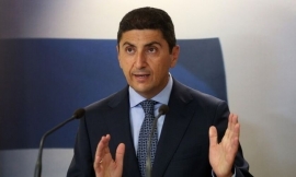 Διορθώνει ασάφεια σχετικά με τα πριμ ο Λευτέρης Αυγενάκης