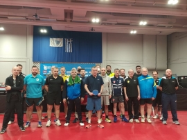 Χαλάρωσαν με τη ρακέτα βετεράνοι και ανεξάρτητοι στα πρωταθλήματα της Ε.Φ.Ο.Επ.Α.