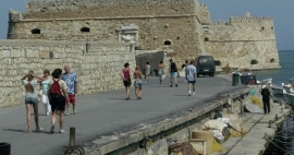 Χωρίς μάσκα στους εξωτερικούς χώρους μέχρι… νεωτέρας στο Ηράκλειο