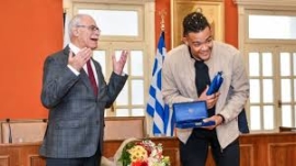 Με το «χρυσό κλειδί» της πόλης του Πύργου τίμησε τον νεαρό Ολυμπιονίκη, Εμμανουήλ Καραλή ο Δήμος