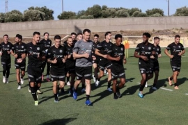 Έμφαση στην κυκλοφορία της μπάλας και στις στατικές φάσεις δόθηκε στην προπόνηση του ΟΦΗ