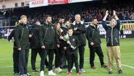 Η ομάδα βόλεϊ του ΟΦΗ  αποθεώθηκε στο «Γεντί Κουλέ»