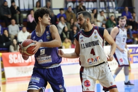 Το "Ηράκλειο"ΟΑΑ γνώρισε την ήττα στην Πεύκη απέναντι στην ομώνυμη ομάδα με 74-64