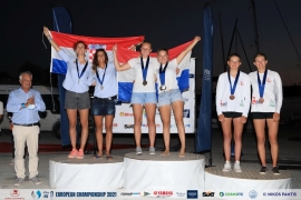 Λιτή αλλά λαμπρη και ενθουσιώδης η τελετή λήξης των αγώνων Ιστιοπλοΐας
